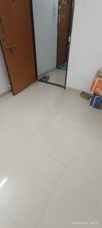 Room in 3 BHK Apartment at Seawoods – for Sale