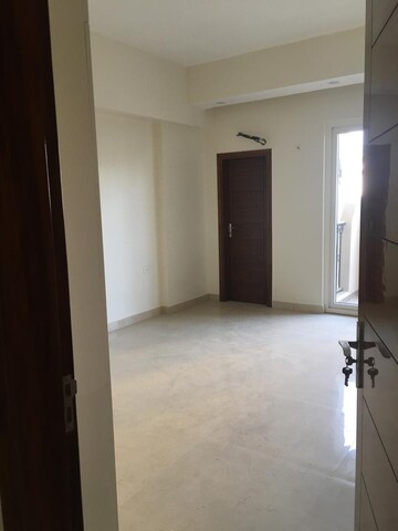 Room in 2 BHK Apartment at M3M Woodshire, Sector 107 – for Rent