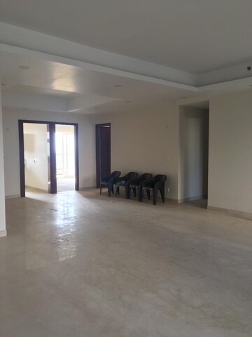 Room in 2 BHK Apartment at M3M Woodshire, Sector 107 – for Rent