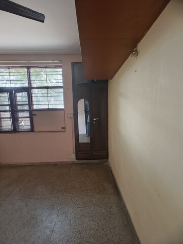 Room in 3 BHK Apartment at Sector 50 – for Rent