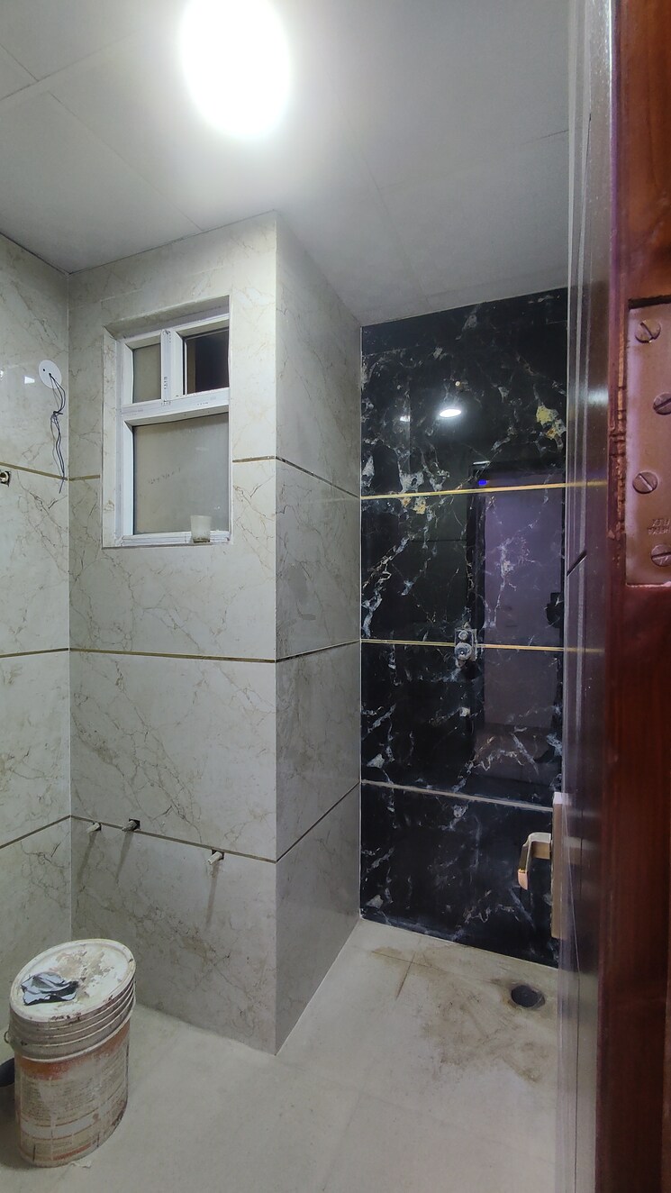 Bathroom, sector 73 2 Bedroom 1050 Sq.Ft. Builder Floor In Sector 73 Noida 8646535