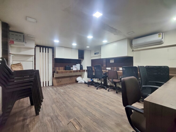 Team Area, malad west Commercial Office Space 500 Sq.Ft. In Malad West Mumbai 8646528