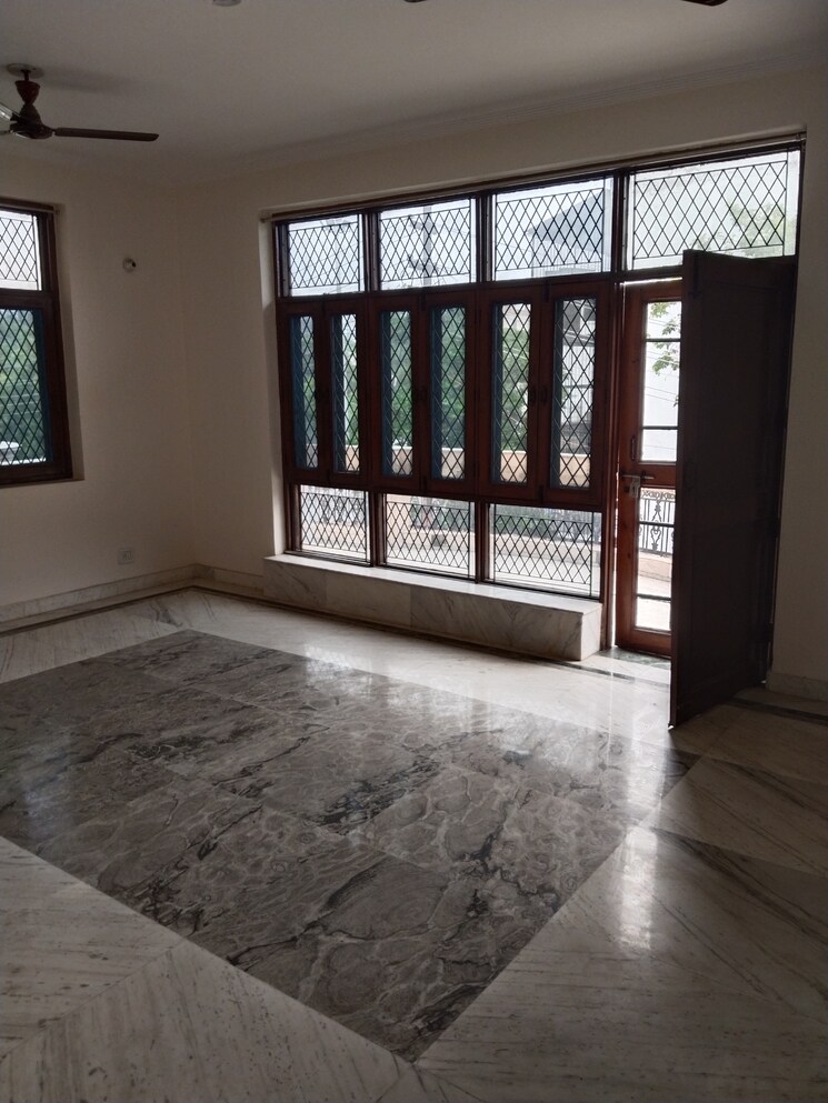 Room, sector 12 2 Bedroom 1250 Sq.Ft. Independent House In Sector 12 Noida 8646477