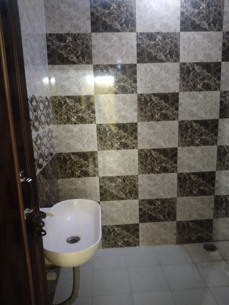 Bathroom, sector 56 1 RK 850 Sq.Ft. Independent House In Sector 56 Noida 8646625