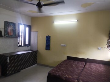 Living Room in 1 RK Independent House at Sector 56 – for Rent