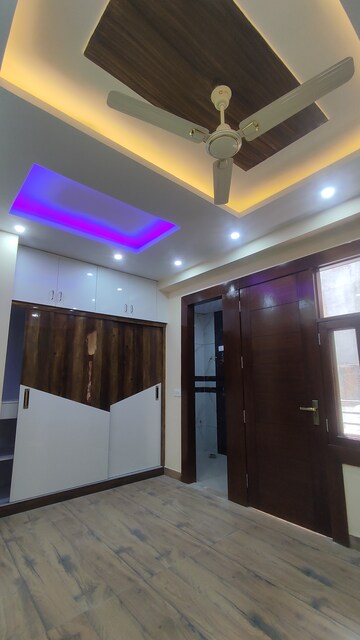 Master Bedroom in 2 BHK Builder Floor at Sector 73 – for Sale