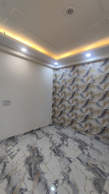 Bedroom in 3 BHK Builder Floor at Sector 73 – for Sale