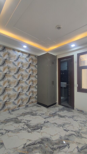 Master Bedroom in 3 BHK Builder Floor at Sector 73 – for Sale