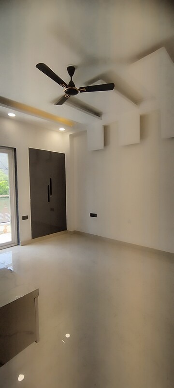 3 BHK Builder Floor For Rent in Green Fields Colony