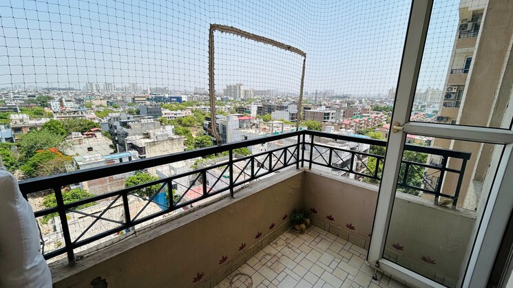 Balcony, orchid-petals Studio 700 Sq.Ft. Apartment In Sector 49 Gurgaon 8646937