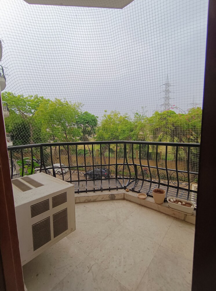 Balcony, sector 52 4 Bedroom 2000 Sq.Ft. Apartment In Sector 52 Gurgaon 8647142