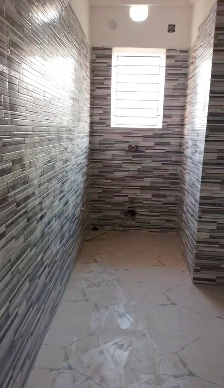 Bathroom, new town action area iii 3 Bedroom 1148 Sq.Ft. Apartment In New Town Action AreA Iii Kolkata 8647152