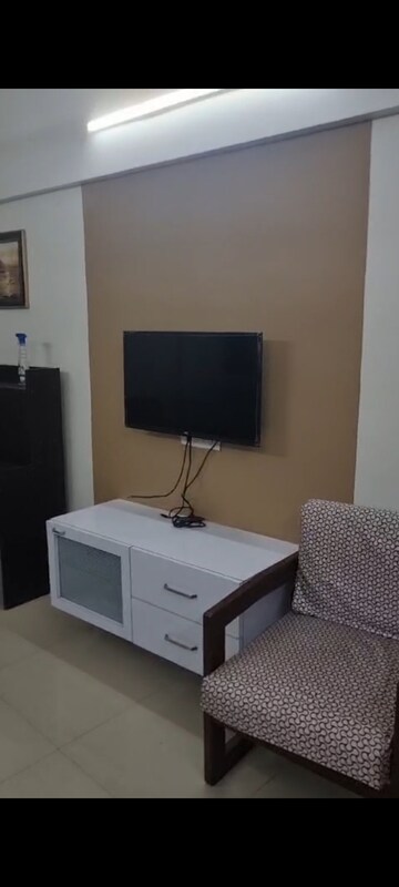 Master Bedroom in 1.5 BHK Apartment at Vijaynagar Society, Marol – for Rent