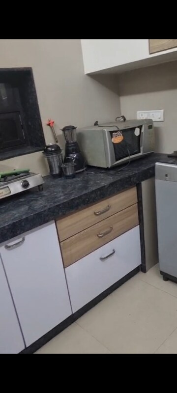 Kitchen in 1.5 BHK Apartment at Vijaynagar Society, Marol – for Rent