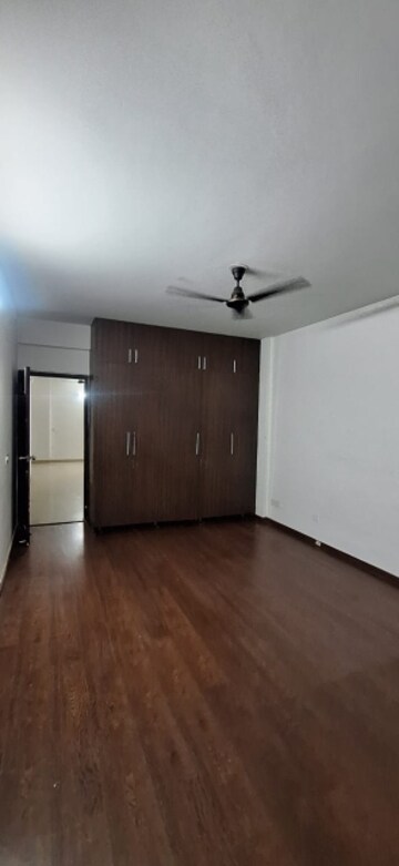 Room in 3 BHK Apartment at Spaze Privy AT4, Sector 84 – for Rent
