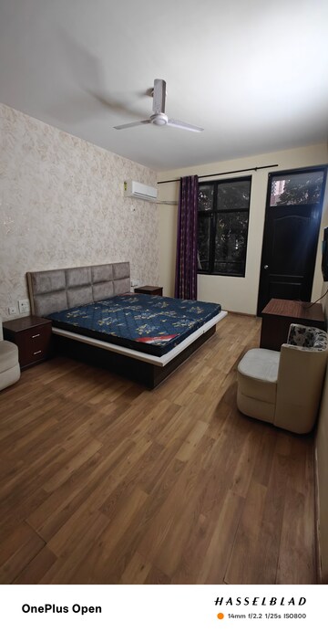 Bedroom in 3 BHK Apartment at Pakhowal Road – for Rent