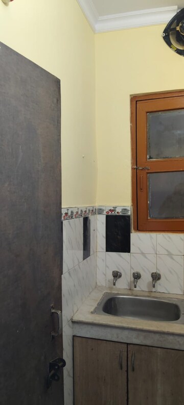 Master Bedroom in 1 BHK Builder Floor at Lajpat Nagar – for Rent