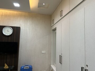 Furnished Amenities in 4 BHK Builder Floor at Boutique Residential Apartments N-136, Panchsheel Park – for Rent