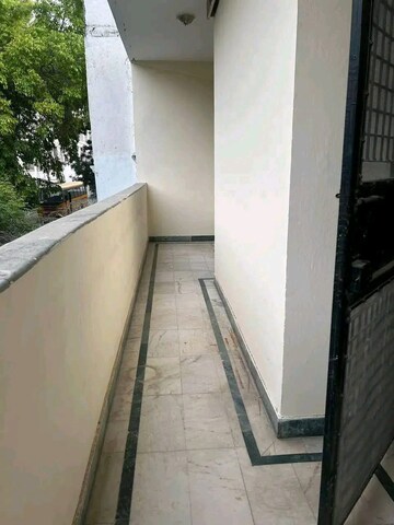 Balcony in 3 BHK Builder Floor at Rzone Land Plot, Sector 48 – for Rent