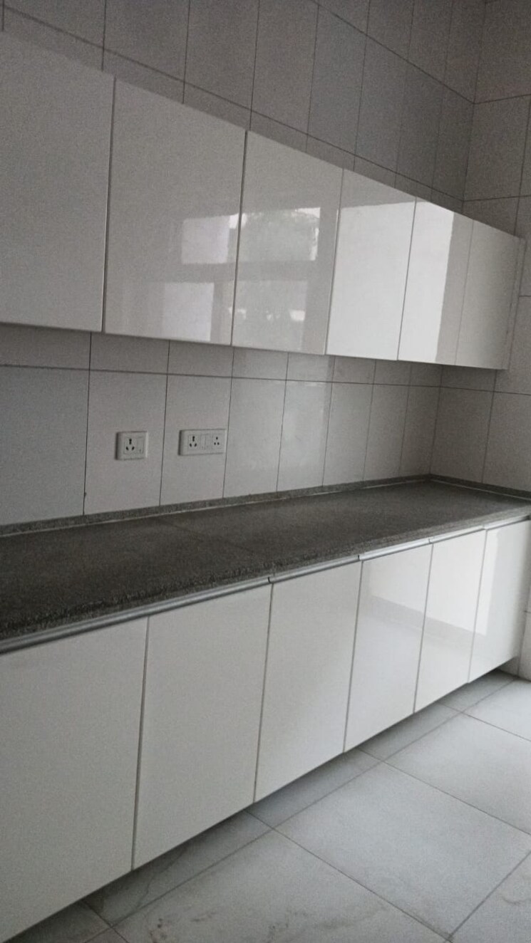 Kitchen, tata-primanti-villas 4 Bedroom 4500 Sq.Ft. Villa In Sector 72 Gurgaon 8647394