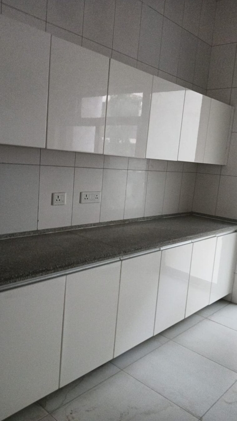 Kitchen, tata-primanti-villas 4 Bedroom 4500 Sq.Ft. Villa In Sector 72 Gurgaon 8647394