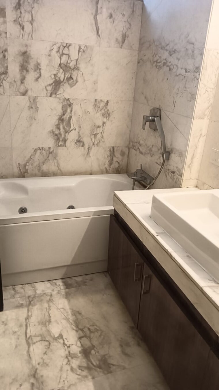 Kitchen, tata-primanti-villas 4 Bedroom 4500 Sq.Ft. Villa In Sector 72 Gurgaon 8647394