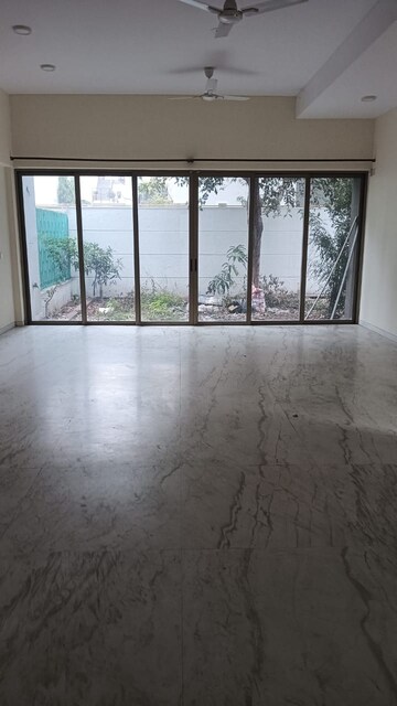 Room in 4 BHK Villa at Tata Primanti Villas, Sector 72 – for Sale