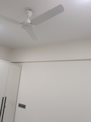 Furnished Amenities in 2 BHK Apartment at Shiv Shakti Tower 28, Malad East – for Rent