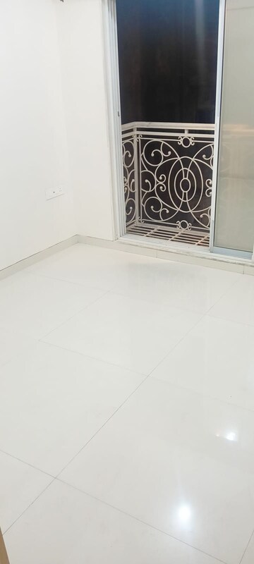 Room in 1 BHK Apartment at Sayba Heritage, Kurla East – for Rent