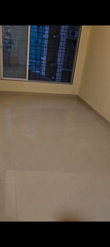 Room in 1 BHK Apartment at New Shantivan, Andheri West – for Rent