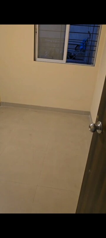 Room in 1 BHK Apartment at New Shantivan, Andheri West – for Rent