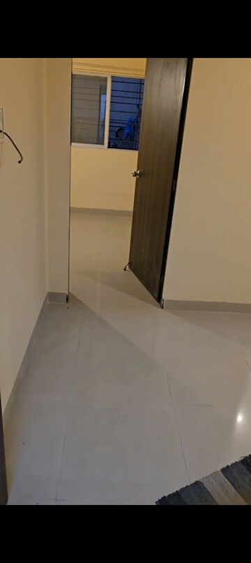 Room in 1 BHK Apartment at New Shantivan, Andheri West – for Rent