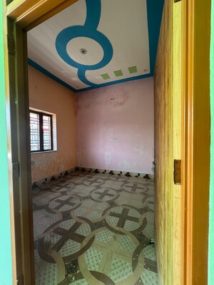 Bedroom in 5 BHK Independent House at Mohabbewala – for Sale