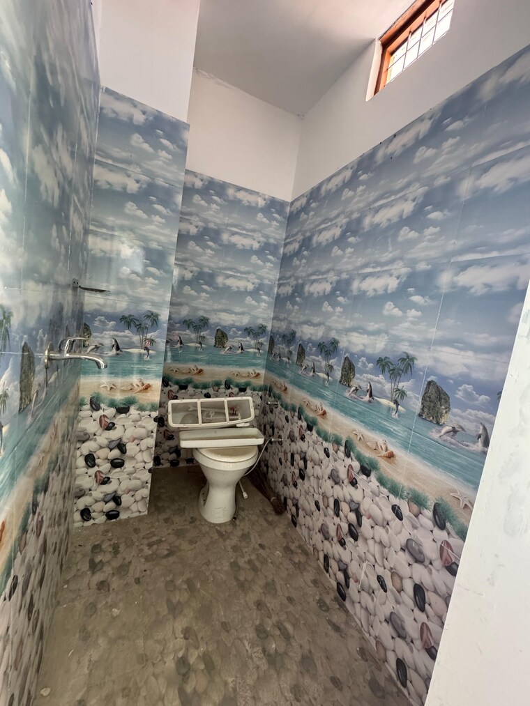 Bathroom, mohabbewala 5 Bedroom 2000 Sq.Ft. Independent House In Mohabbewala Dehradun 8647409