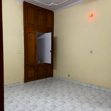 Room in 2.5 BHK Builder Floor at Saket – for Rent