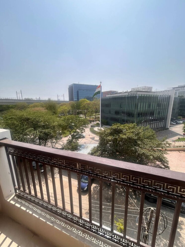Balcony, dlf-cyber-city 1 Bedroom 750 Sq.Ft. Builder Floor In Sector 24 Gurgaon 8647466