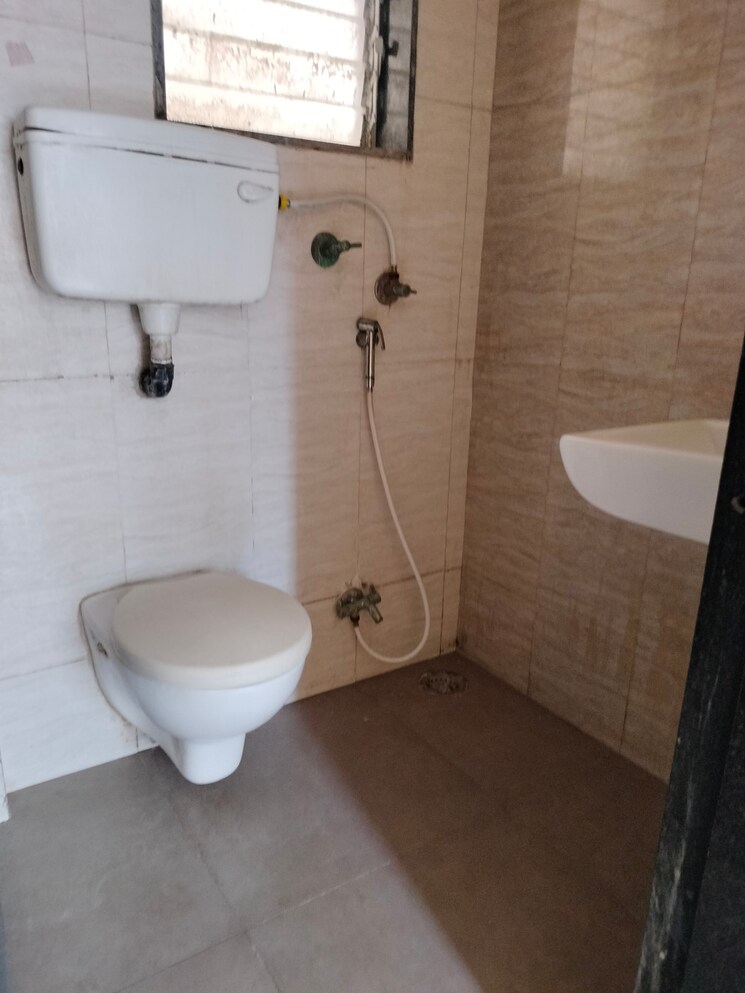 Bathroom, rosa-classique 1 Bedroom 600 Sq.Ft. Apartment In Kasarvadavali Thane 8647485