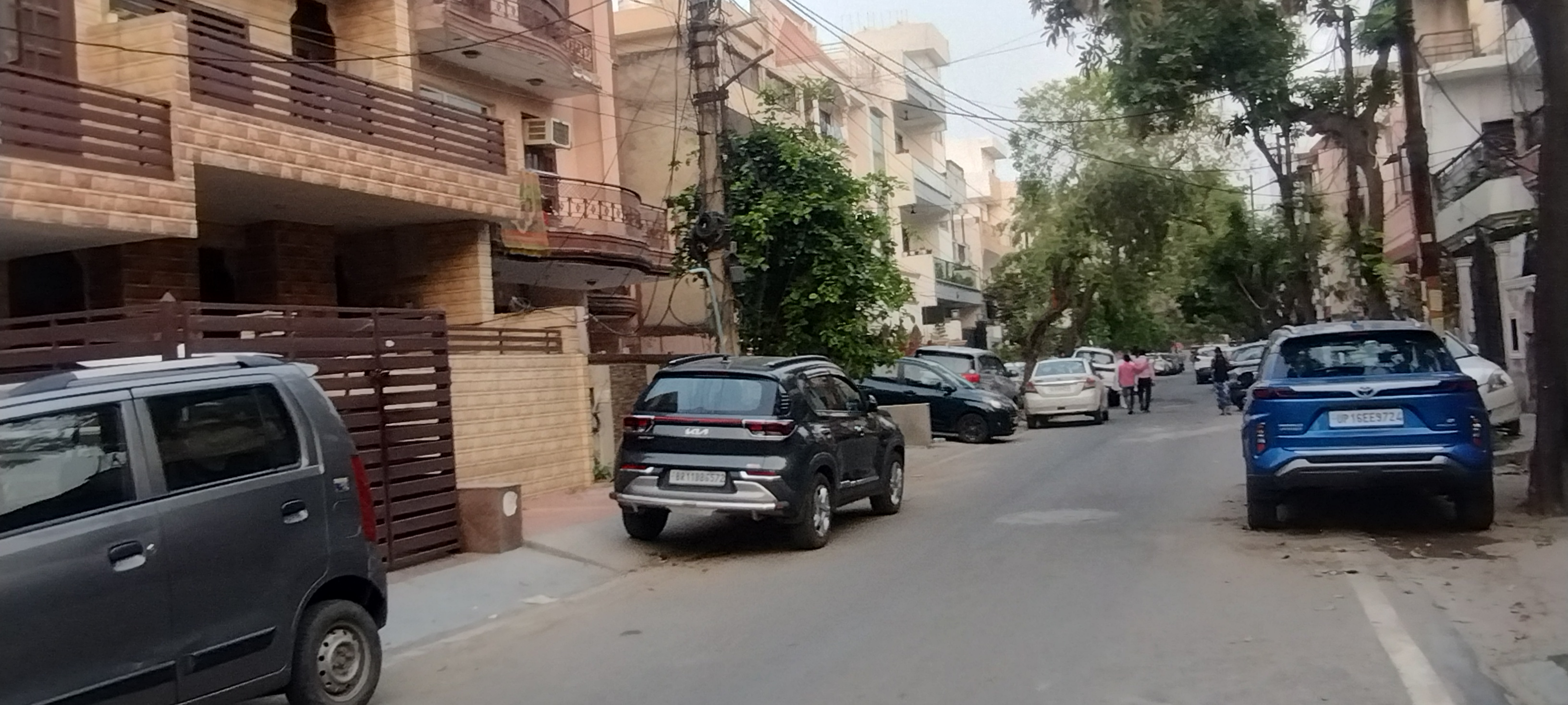 2 BHK + Pooja Room,Servant Room,Study Room 112 Sq.Mt. Independent House in RWA Apartments Sector 27