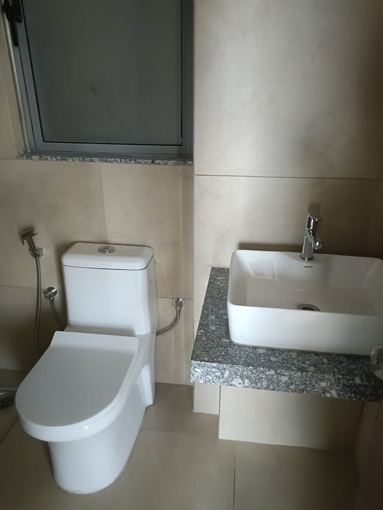 Bathroom, kalpataru-immensa 2 Bedroom 729 Sq.Ft. Apartment In Kolshet Road Thane 8647483