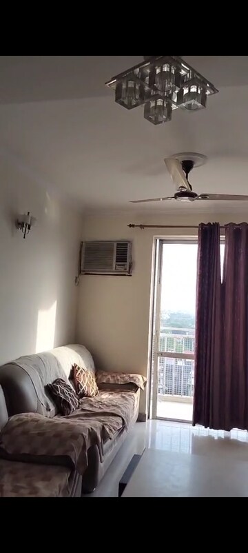 Living Room in 3 BHK Apartment at DLF The Carlton Estate, Dlf Phase V – for Rent