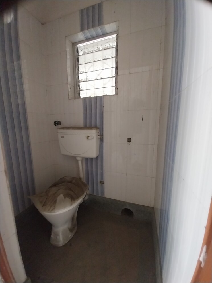 Bathroom, naktala 2 Bedroom 850 Sq.Ft. Apartment In Naktala Kolkata 8647513