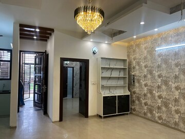 Room in 3 BHK Builder Floor at Pir Machalla – for Sale