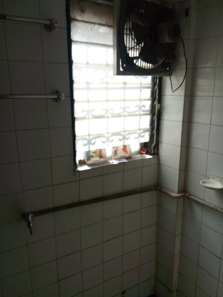 Bathroom, sagar-sangeet-chs 1 Bedroom 500 Sq.Ft. Apartment In Borivali West Mumbai 8647520