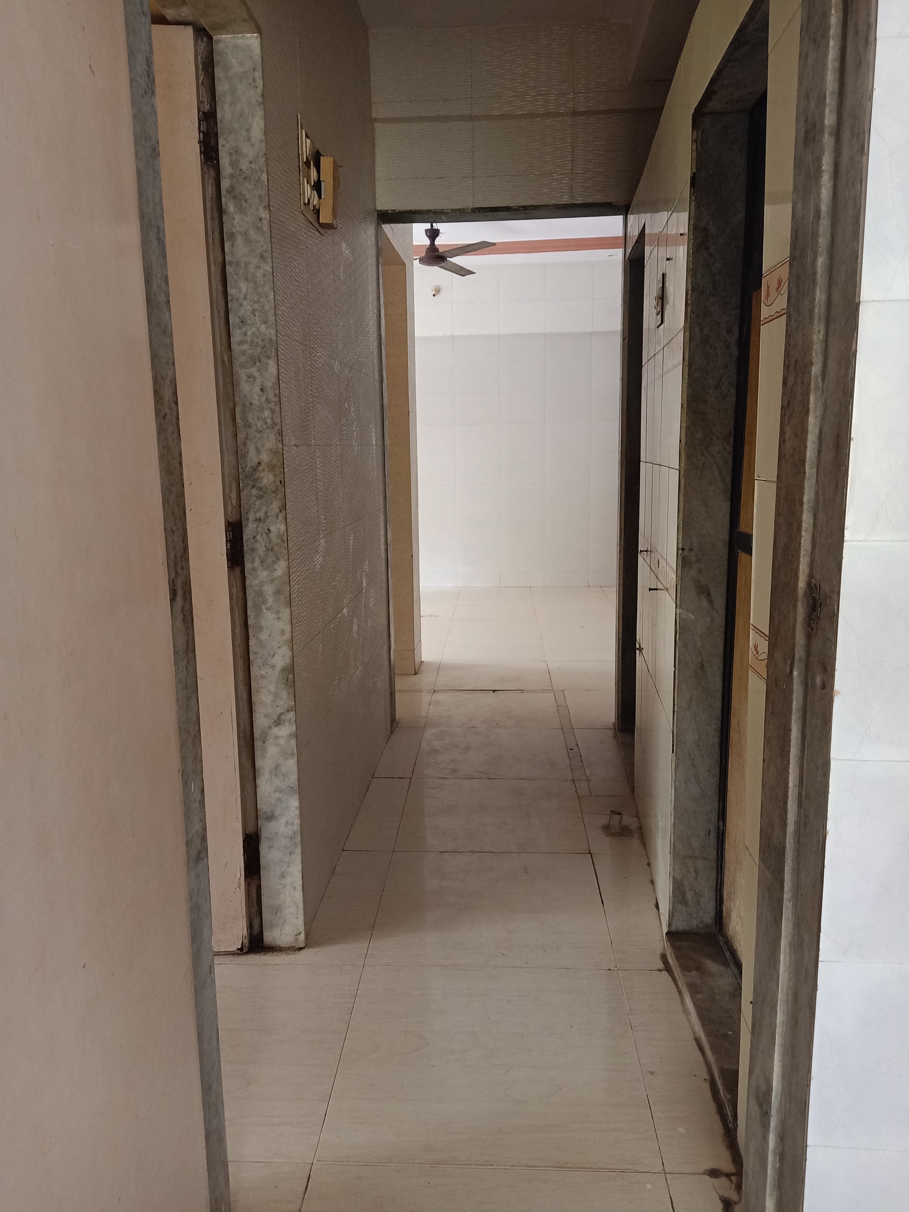 1 BHK + Extra Room 390 Sq.Ft. Apartment in Rustomjee Avenue L1