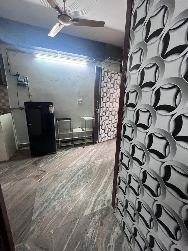  Parking, saket 1 RK 40 Sq.Yd. Builder Floor In Saket Delhi 8647575