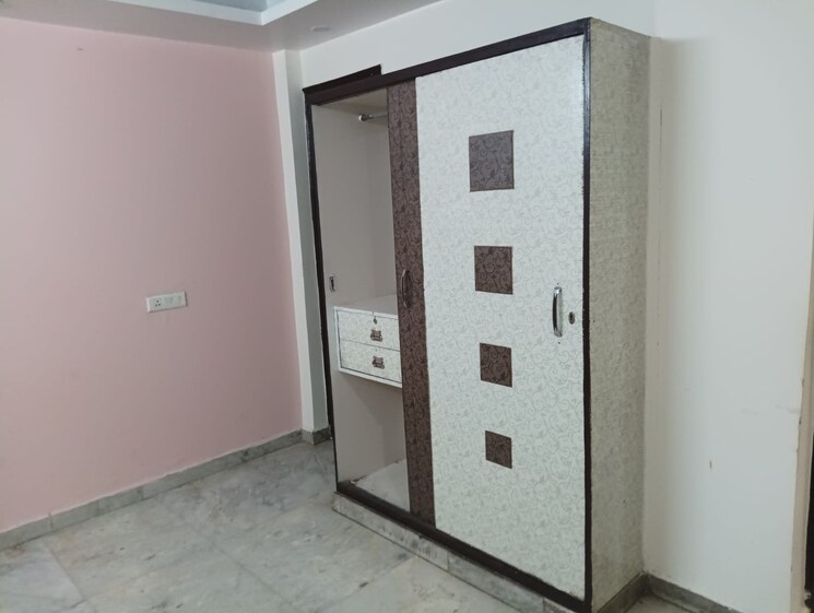 Room, laxmi nagar 4 Bedroom 1749 Sq.Ft. Builder Floor In Laxmi Nagar Delhi 8647679
