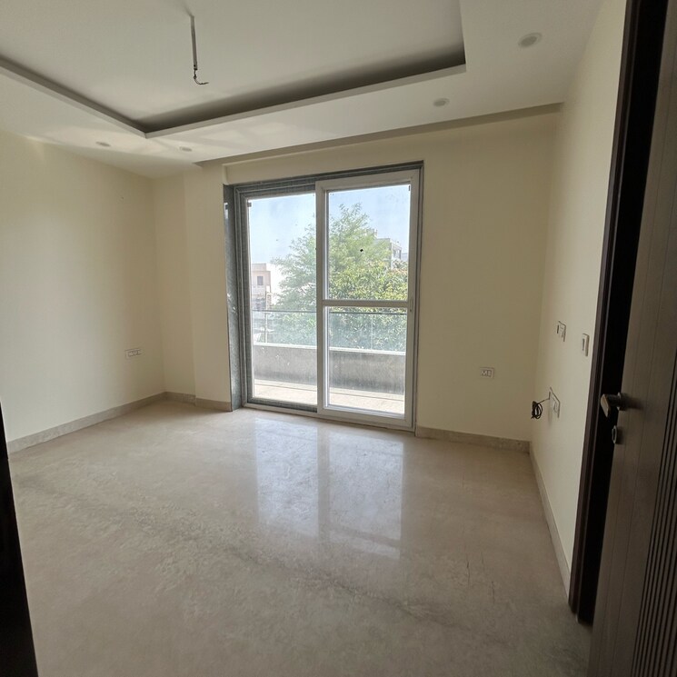 Room, sector 23 4 Bedroom 342 Sq.Yd. Builder Floor In Sector 23 Gurgaon 8647690