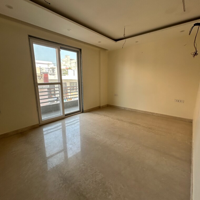 Room, sector 23 4 Bedroom 342 Sq.Yd. Builder Floor In Sector 23 Gurgaon 8647690