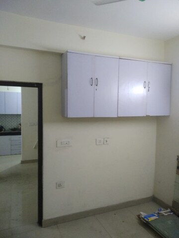 Room in 2 BHK Apartment at Supertech Ecolofts, Sector 16b Greater Noida – for Rent