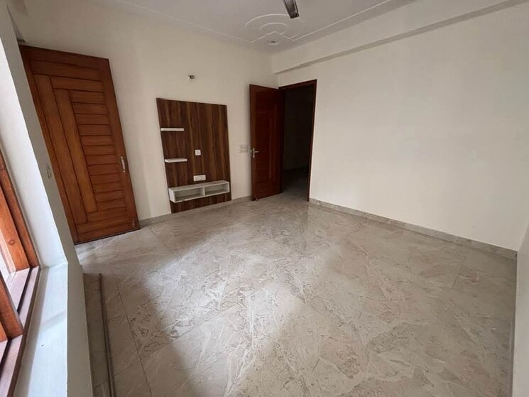 Room, sector 7 2 Bedroom 153 Sq.Yd. Builder Floor In Sector 7 Gurgaon 8647691